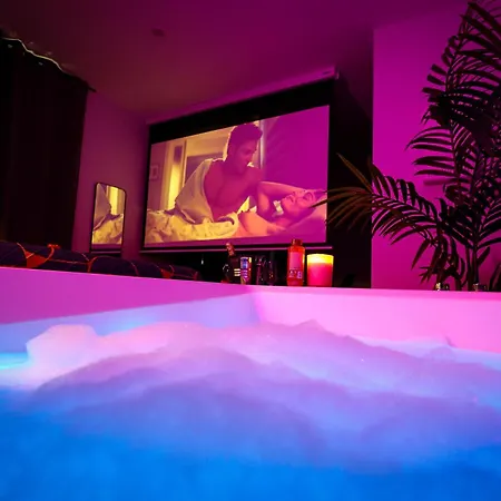 Sensorielles - - Jacuzzi - Sauna - Cinema Daire