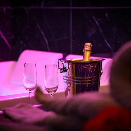 Sensorielles - - Jacuzzi - Sauna - Cinema Daire *