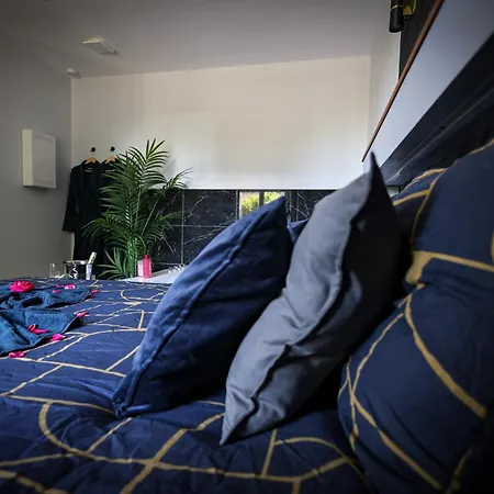 Daire Sensorielles - - Jacuzzi - Sauna - Cinema