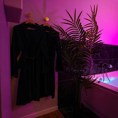 Sensorielles - - Jacuzzi - Sauna - Cinema Daire *