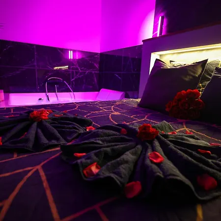 Sensorielles - - Jacuzzi - Sauna - Cinema * Metz