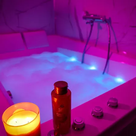 Sensorielles - - Jacuzzi - Sauna - Cinema *