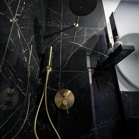 Daire Sensorielles - - Jacuzzi - Sauna - Cinema Metz
