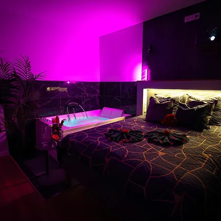 Sensorielles - - Jacuzzi - Sauna - Cinema Metz