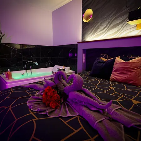 Sensorielles - - Jacuzzi - Sauna - Cinema Daire *