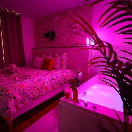 Sensorielles - - Jacuzzi - Sauna - Cinema *