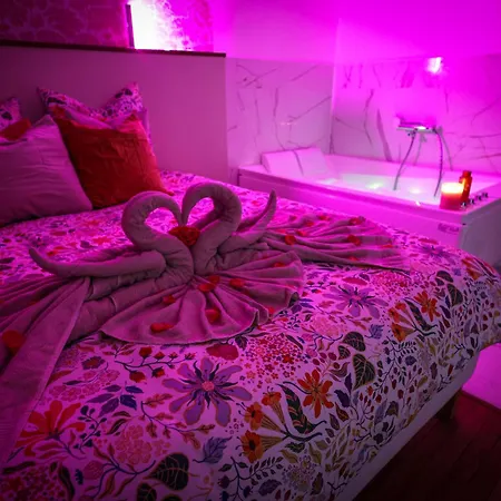 Sensorielles - - Jacuzzi - Sauna - Cinema Daire Metz