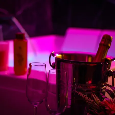 Sensorielles - - Jacuzzi - Sauna - Cinema