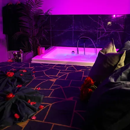 Sensorielles - - Jacuzzi - Sauna - Cinema