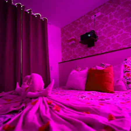 Sensorielles - - Jacuzzi - Sauna - Cinema * Metz