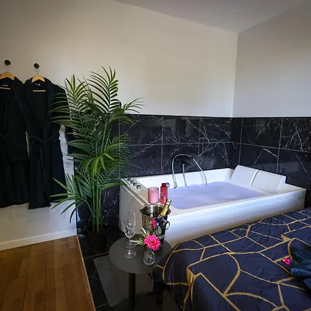 Sensorielles - - Jacuzzi - Sauna - Cinema Daire *