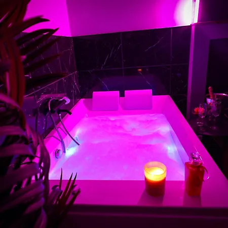 Daire Sensorielles - - Jacuzzi - Sauna - Cinema