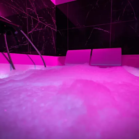 Sensorielles - - Jacuzzi - Sauna - Cinema Daire