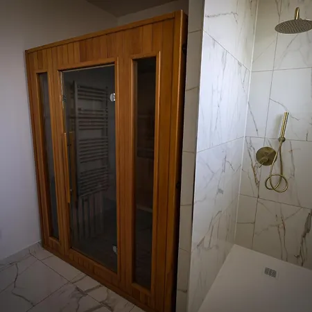 Daire Sensorielles - - Jacuzzi - Sauna - Cinema