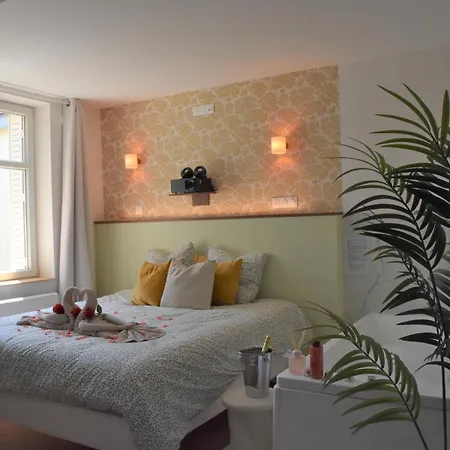 Daire Sensorielles - - Jacuzzi - Sauna - Cinema Metz