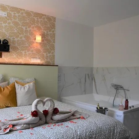 Sensorielles - - Jacuzzi - Sauna - Cinema
