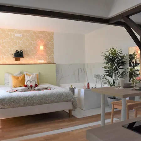 Sensorielles - - Jacuzzi - Sauna - Cinema *